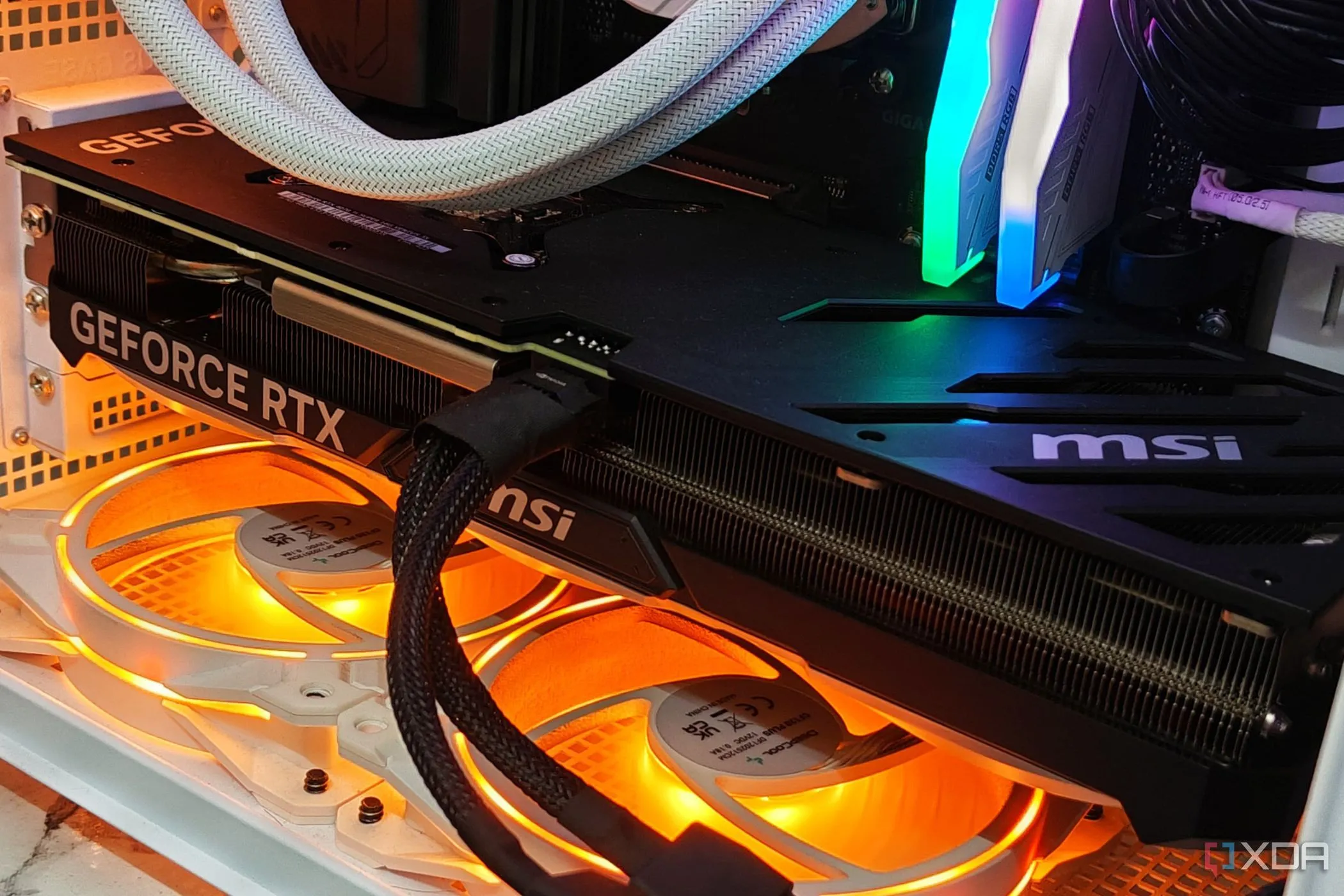 Hình ảnh card đồ họa MSI GeForce RTX 4070 Ti Super Ventus 3X được lắp đặt trong máy tính