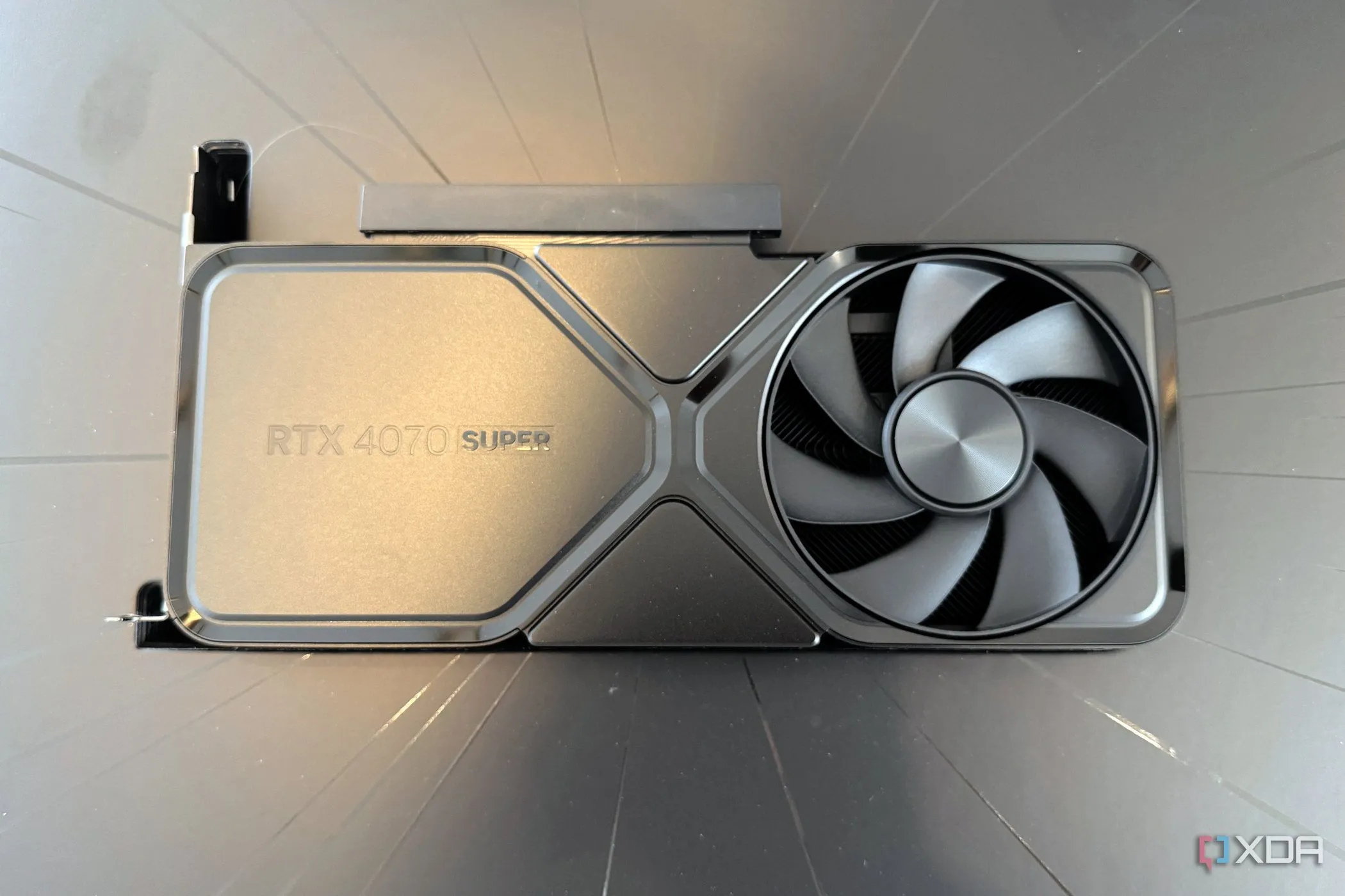 Hộp card đồ họa Nvidia GeForce RTX 4070 Super Founders Edition