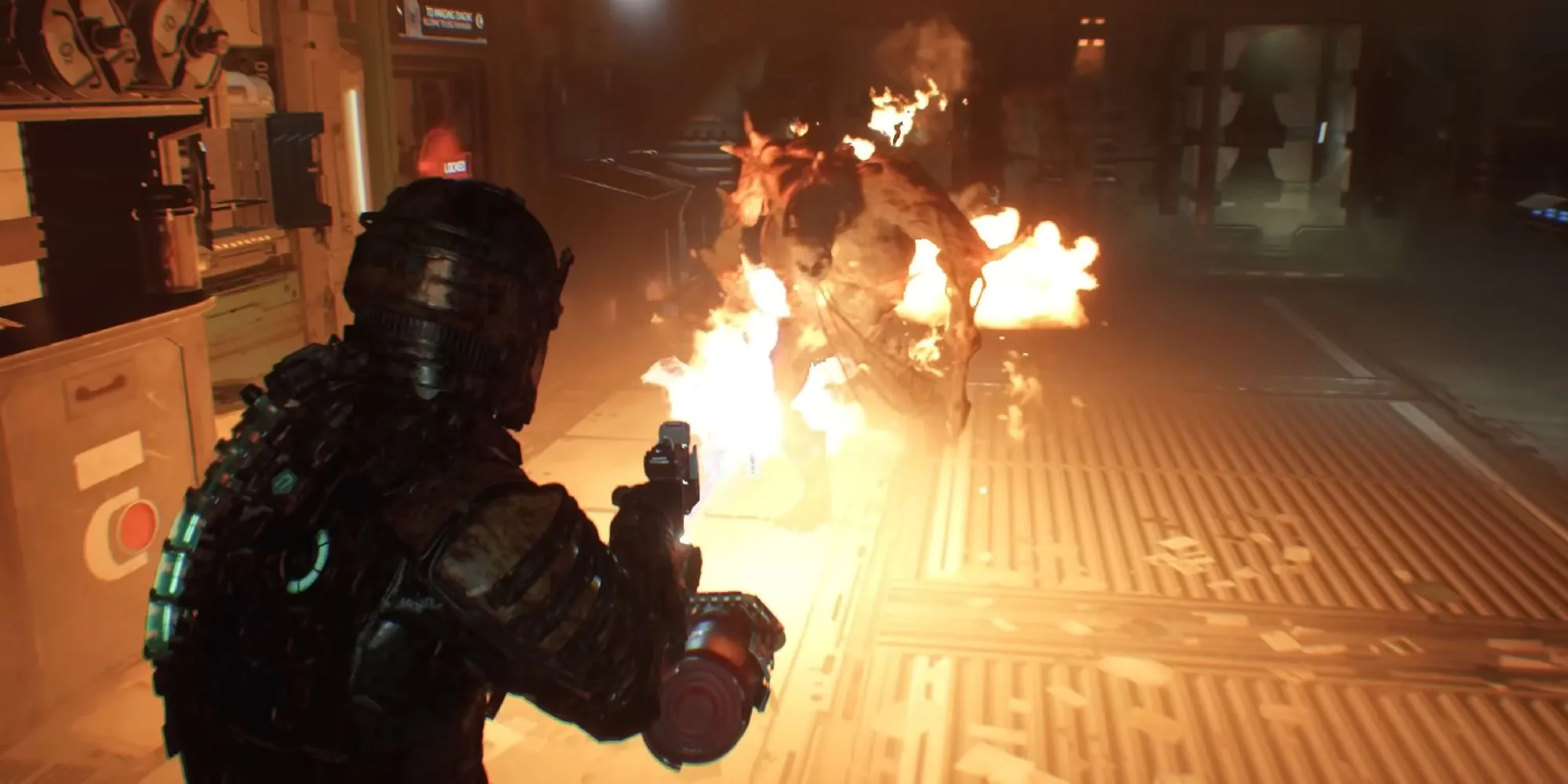 Isaac Clarke dùng súng phun lửa tiêu diệt Necromorph trong Dead Space Remake