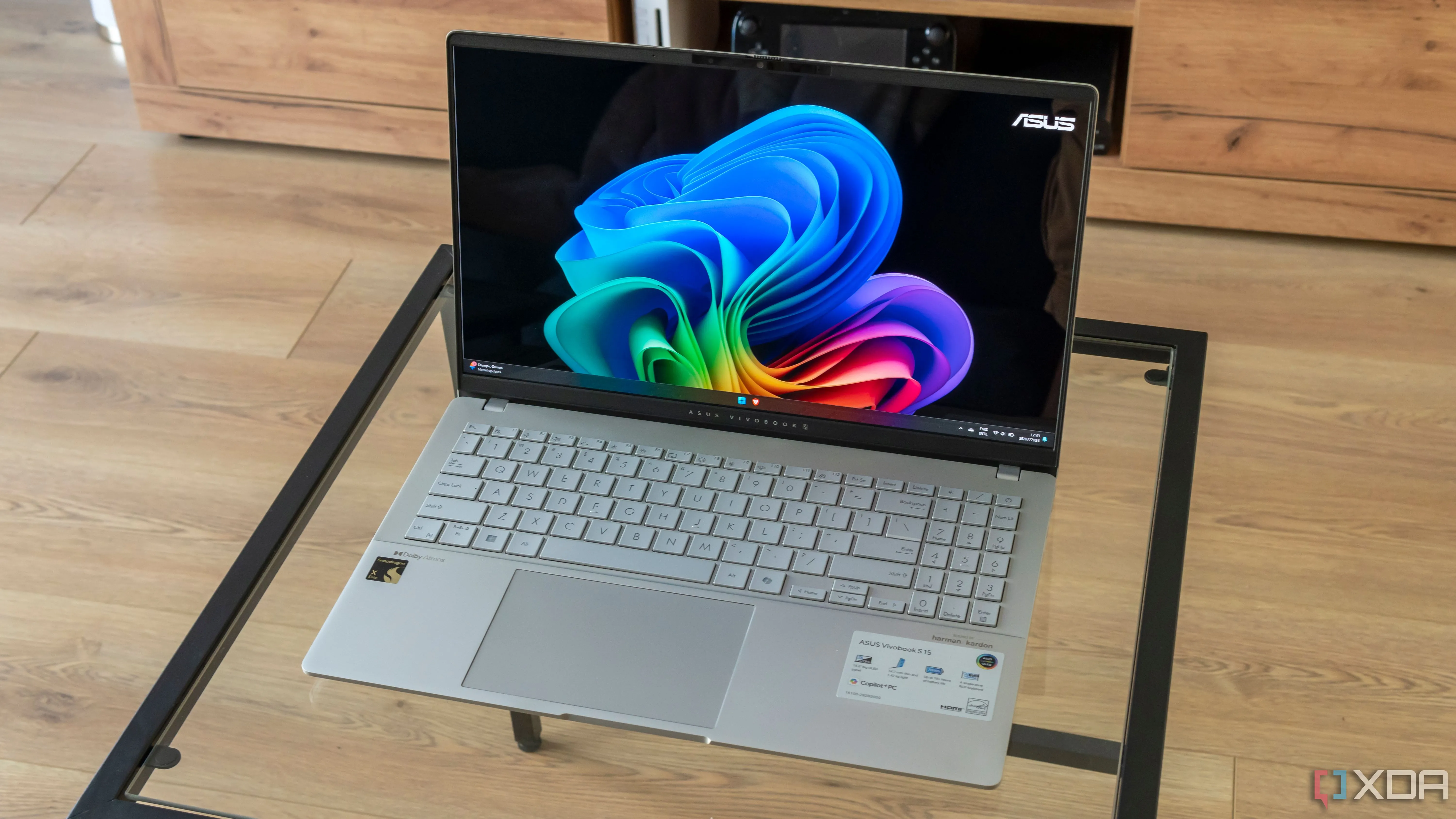 Laptop Asus Vivobook S 15 chạy Windows 11 bị lỗi in ký tự lạ