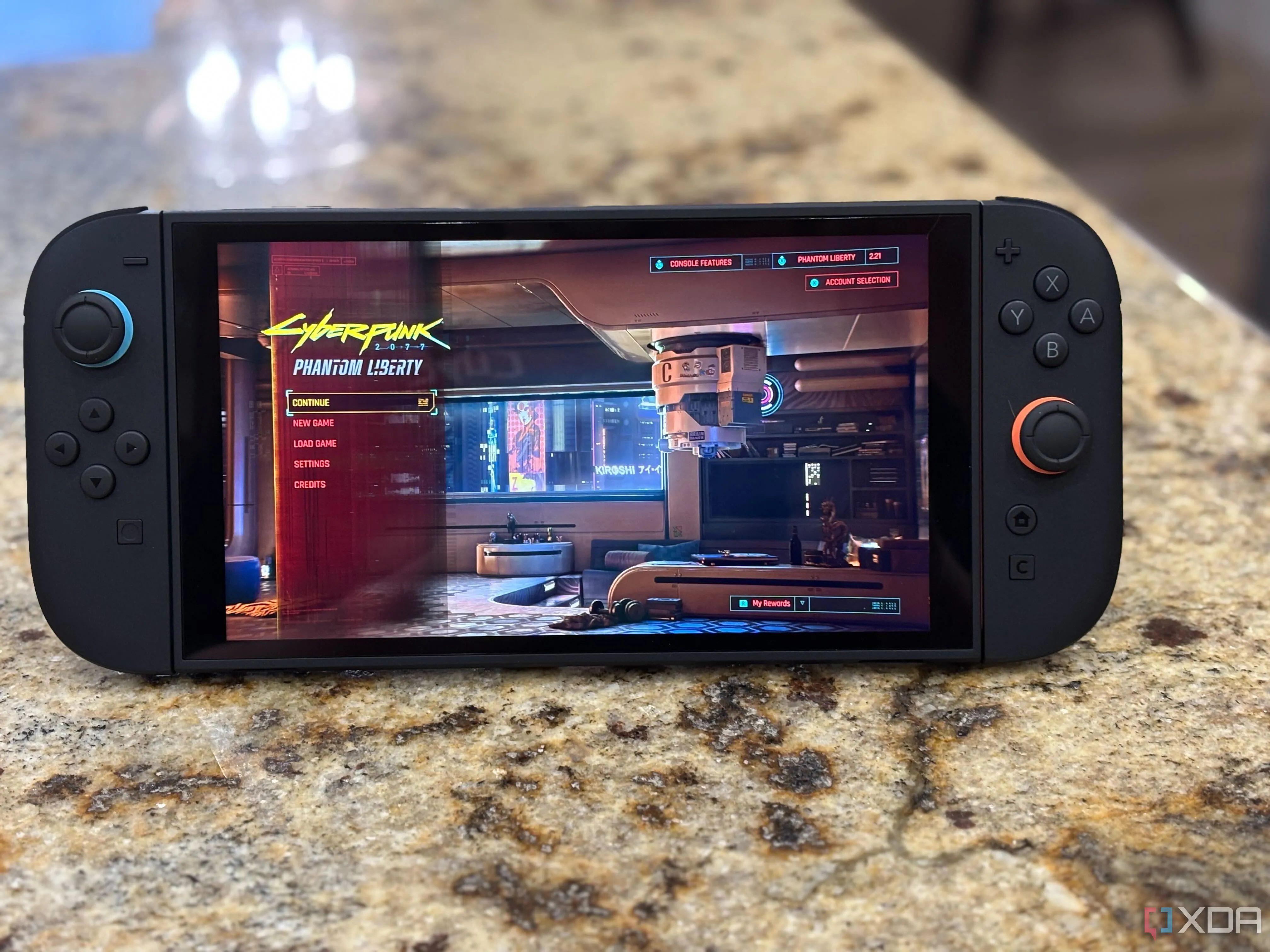 Màn hình menu chính game Cyberpunk 2077 đang chạy mượt mà trên hệ máy Nintendo Switch 2, minh chứng cho khả năng chơi game AAA.