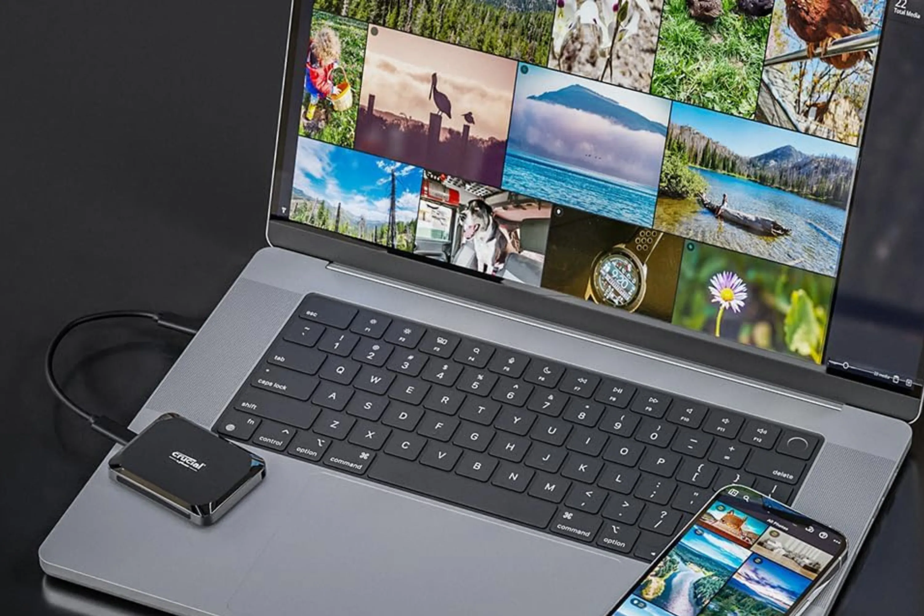 Mặt trước và các cổng kết nối của ổ SSD di động Crucial X9