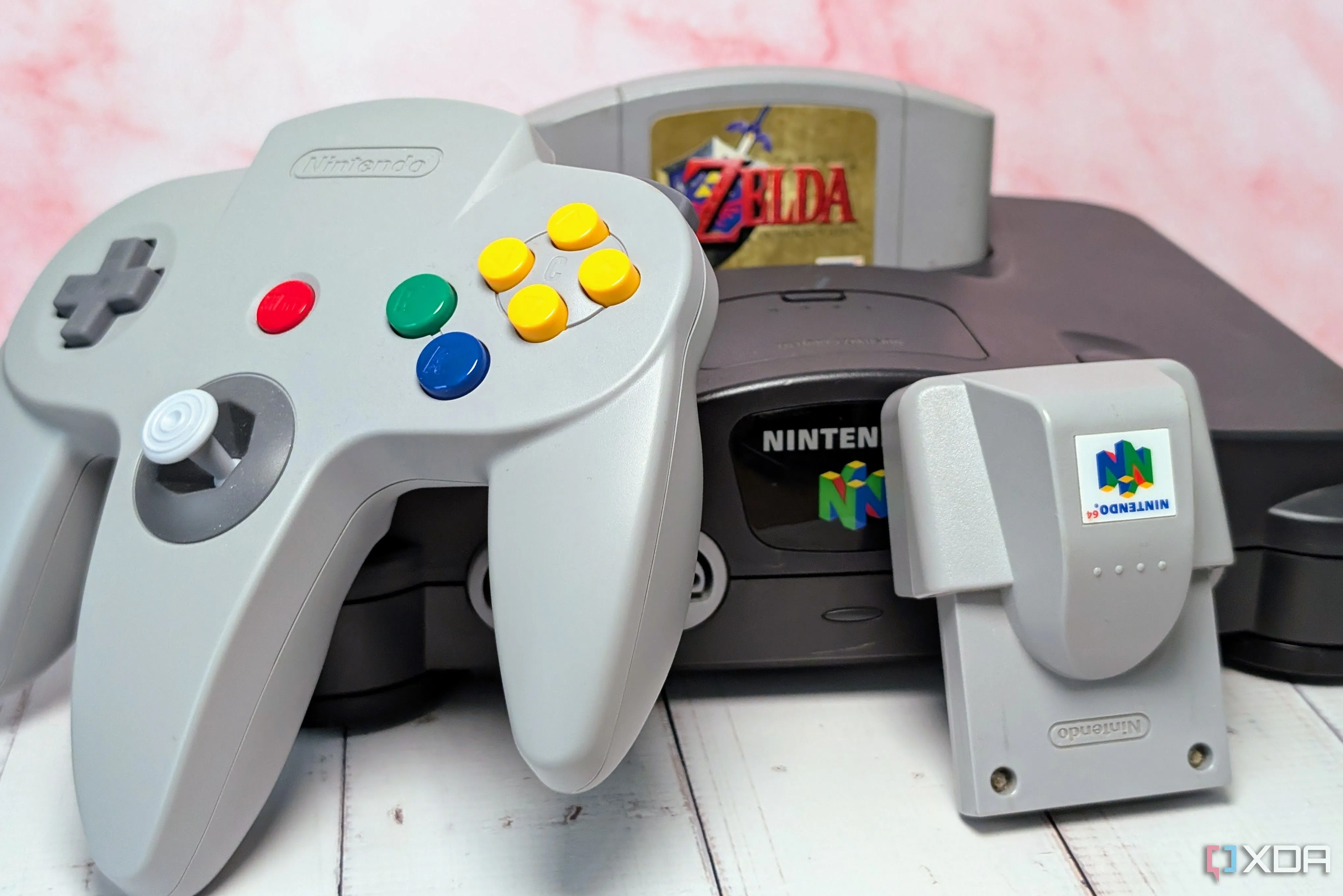 Máy chơi game Nintendo 64 cổ điển cùng tay cầm và cartridge Ocarina of Time