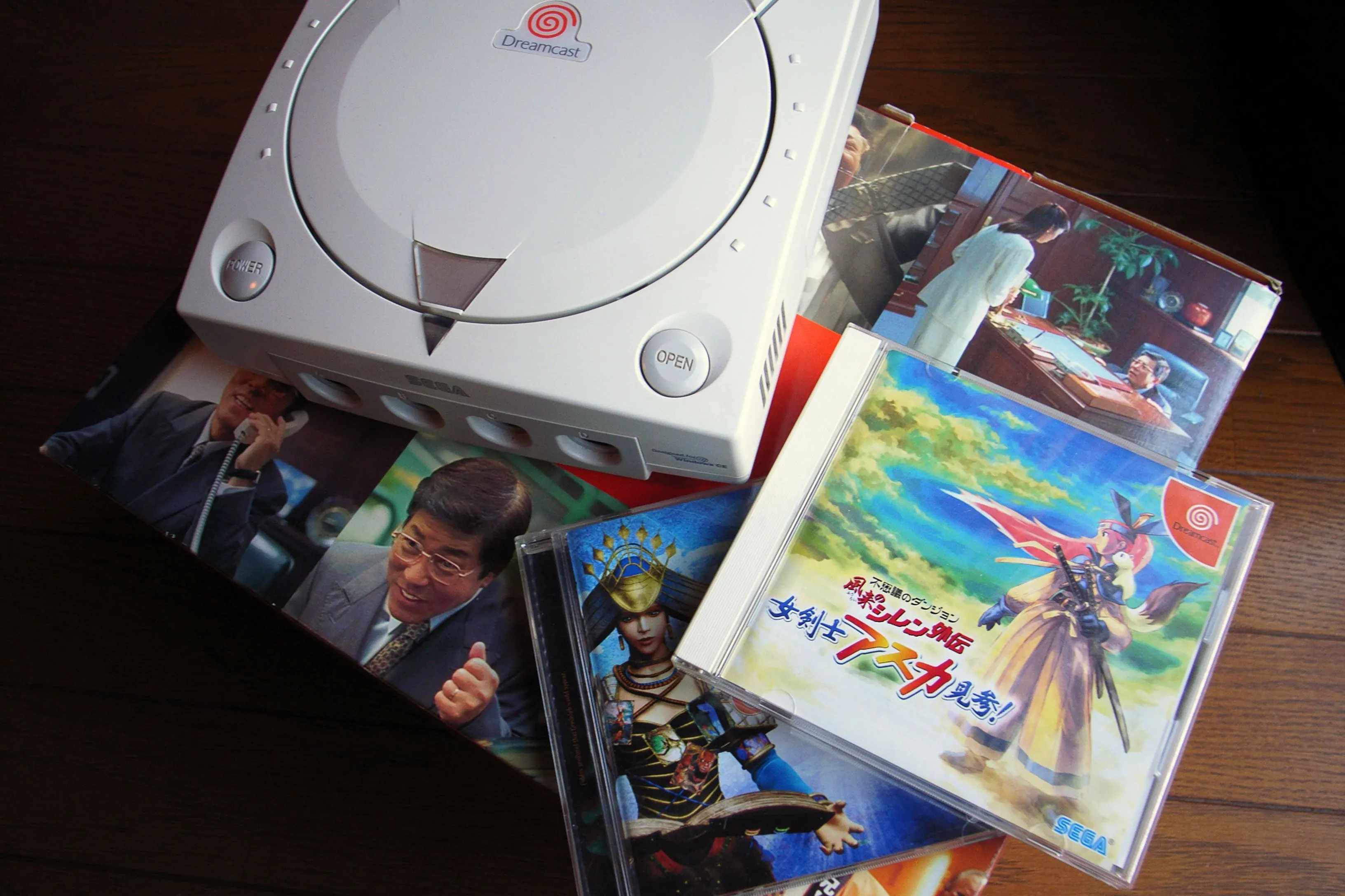 Máy chơi game Sega Dreamcast cùng các tựa game đình đám, một console tiên phong nhưng không may mắn trong lịch sử Sega