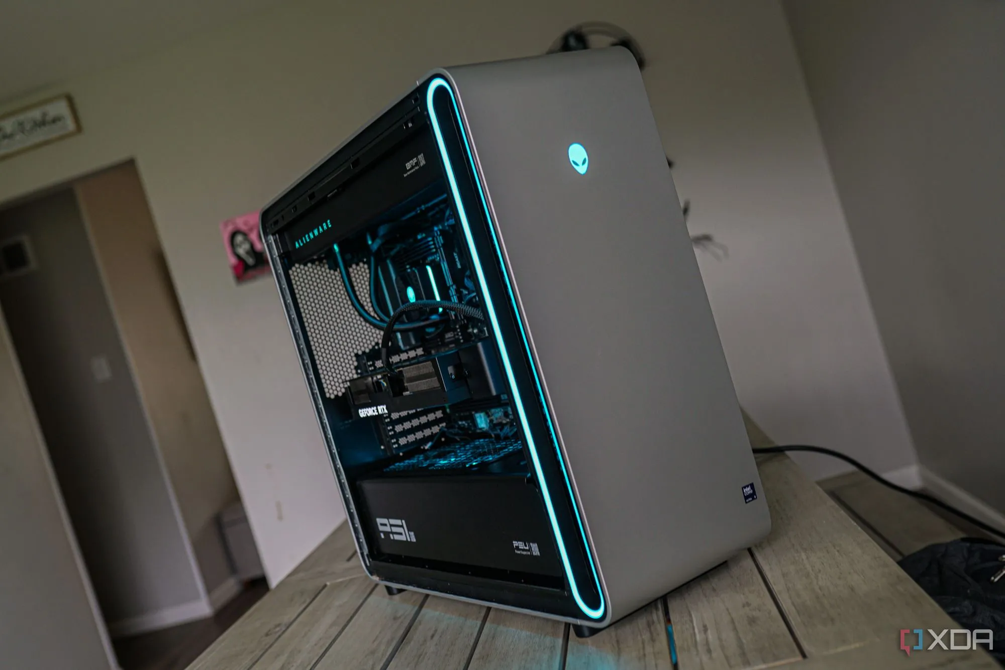 Máy tính gaming Alienware mạnh mẽ, nhấn mạnh vai trò của phần cứng trong trải nghiệm chơi game
