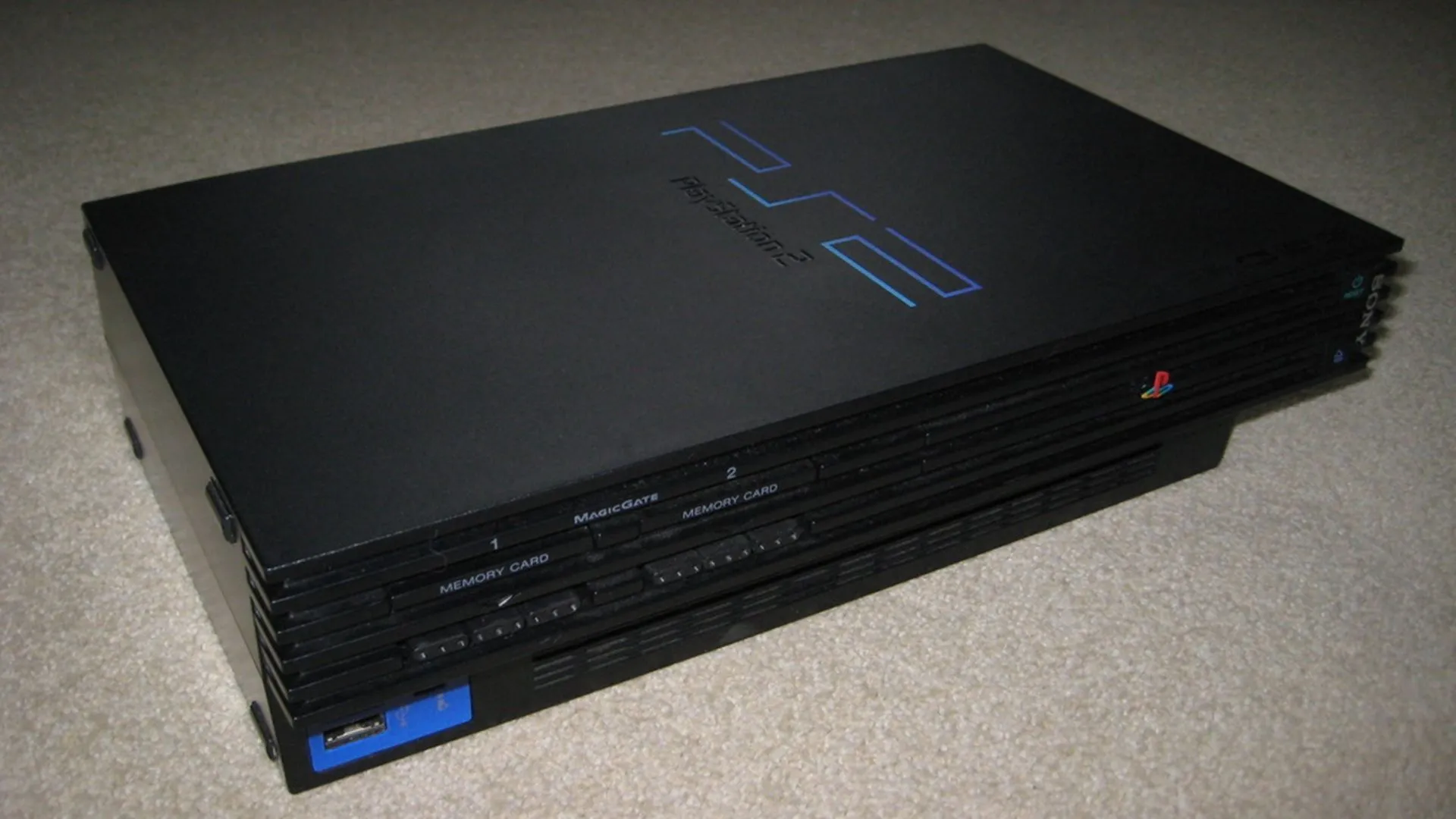 Mô hình PlayStation 2 đời đầu