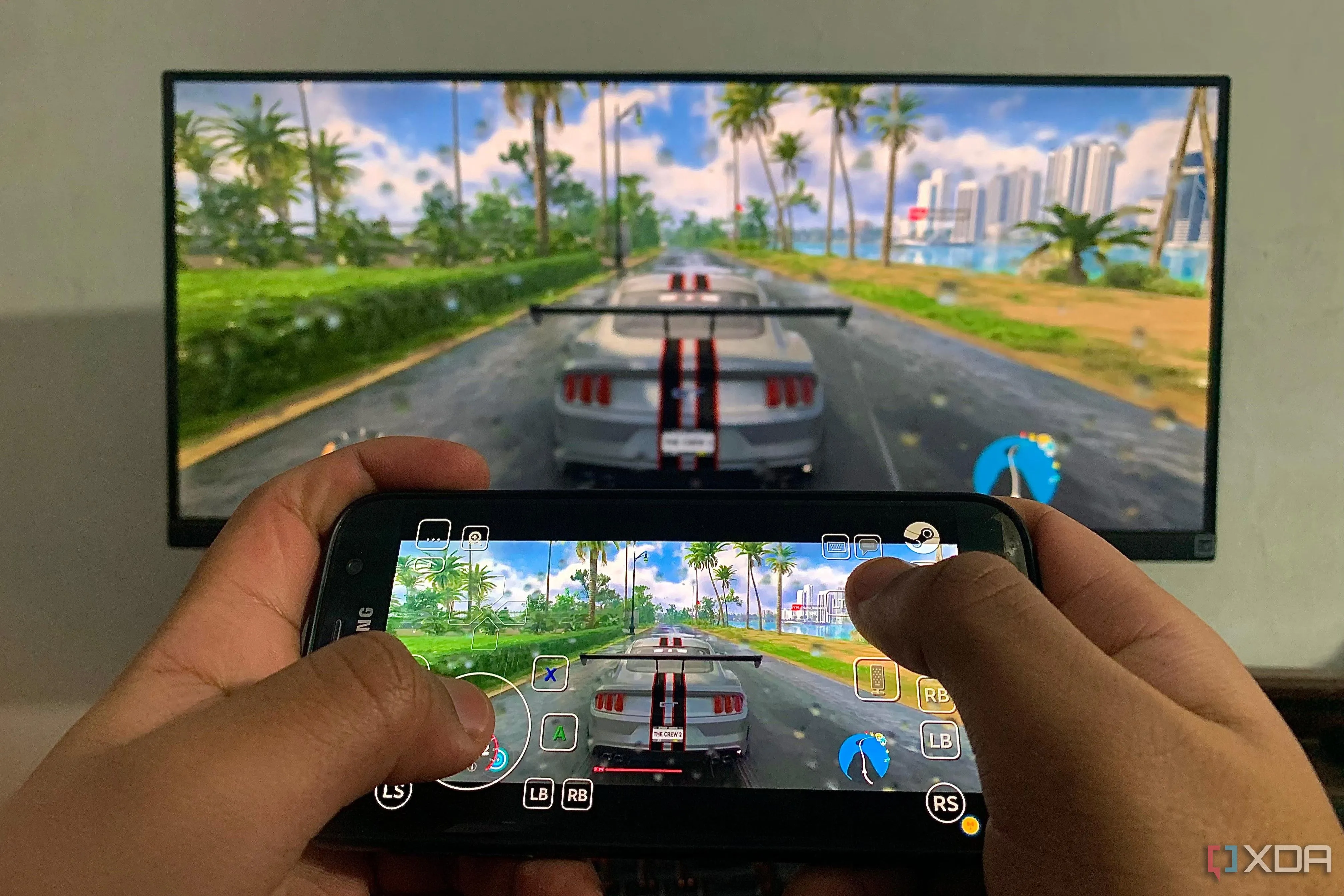 Người chơi stream game The Crew 2 từ PC sang smartphone bằng Steam Link