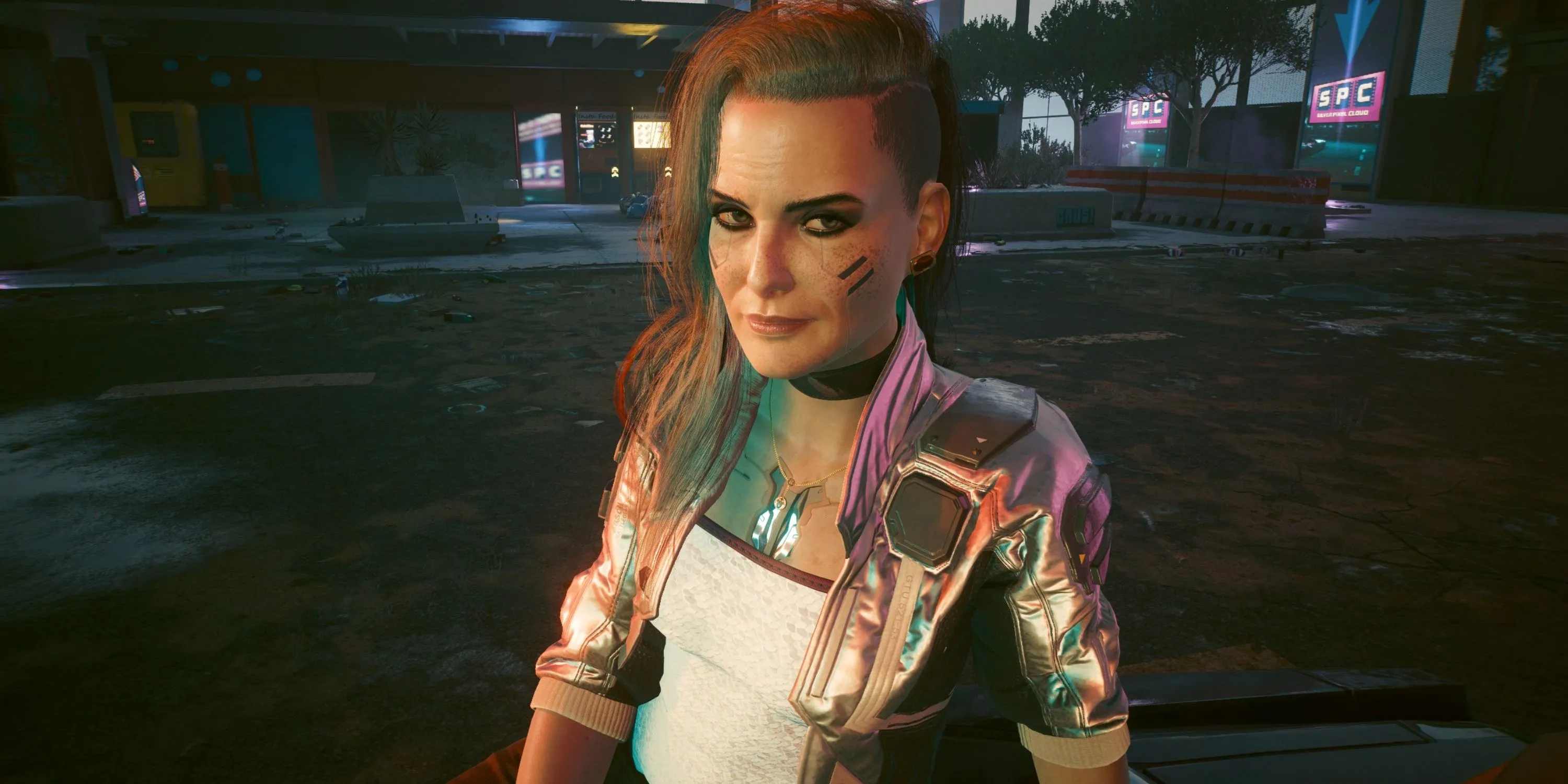 Nhân vật V tương tác với Rogue, một nhân vật quan trọng trong cốt truyện Cyberpunk 2077.