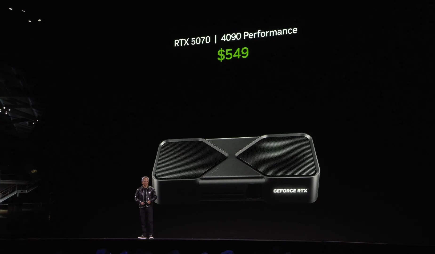 NVIDIA giới thiệu card đồ họa GeForce RTX 5070 tại sự kiện CES 2025, khẳng định vị thế thị trường GPU