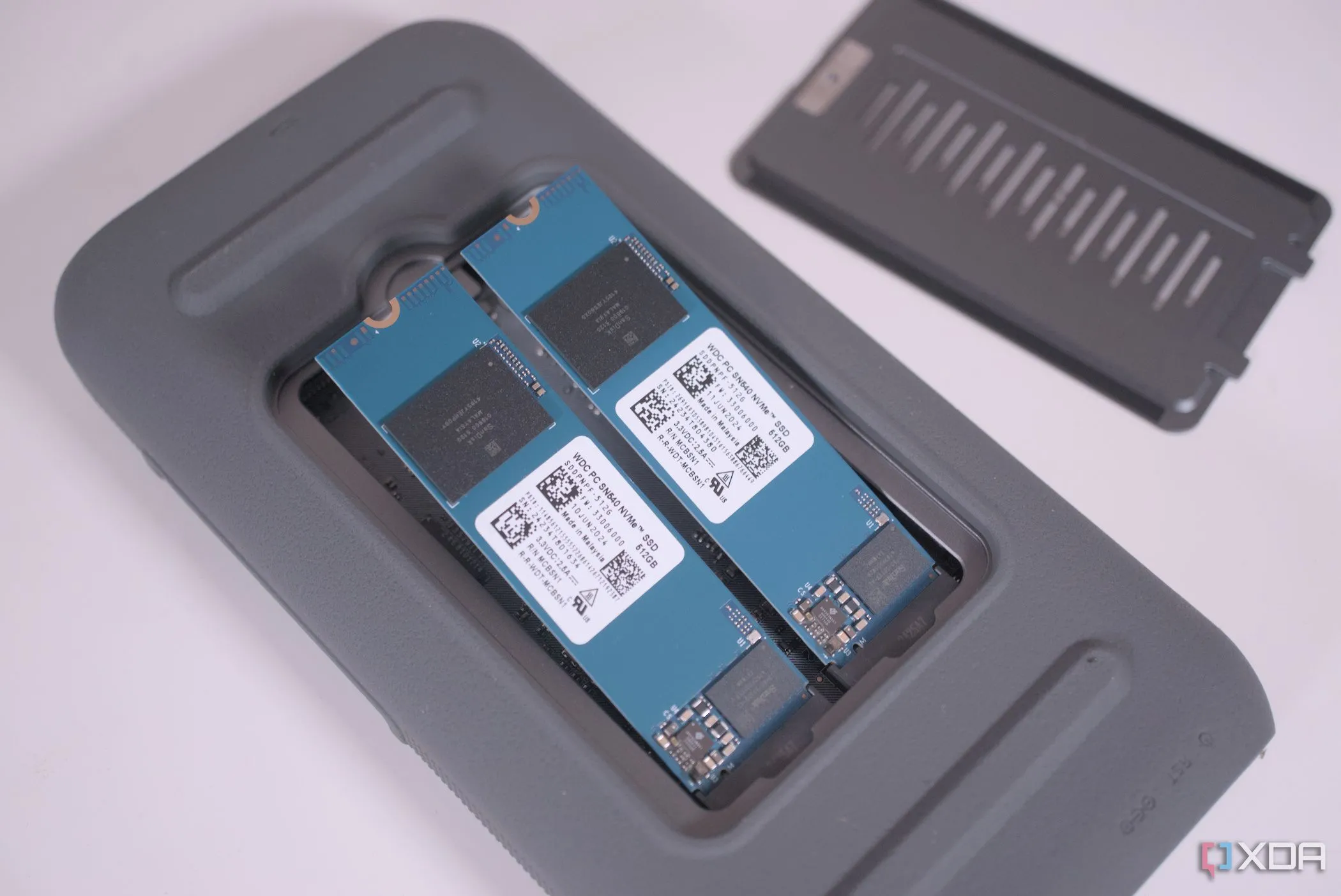 Quy trình lắp đặt SSD vào vỏ UnifyDrive UT2