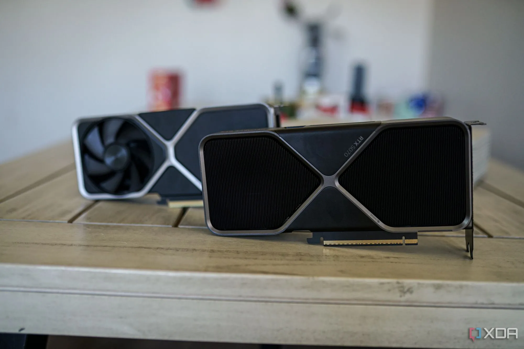 So sánh hiệu năng thực tế giữa card đồ họa Nvidia RTX 5070 và AMD Radeon RX 9070 XT trong môi trường thử nghiệm