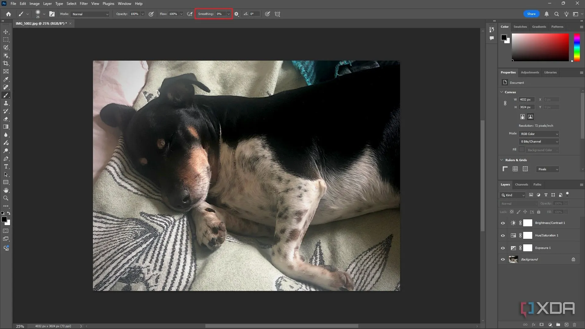 Thanh công cụ Brush trong Photoshop, điều chỉnh tùy chọn Làm mịn nét cọ (Brush Smoothing) để tăng tốc độ phản hồi