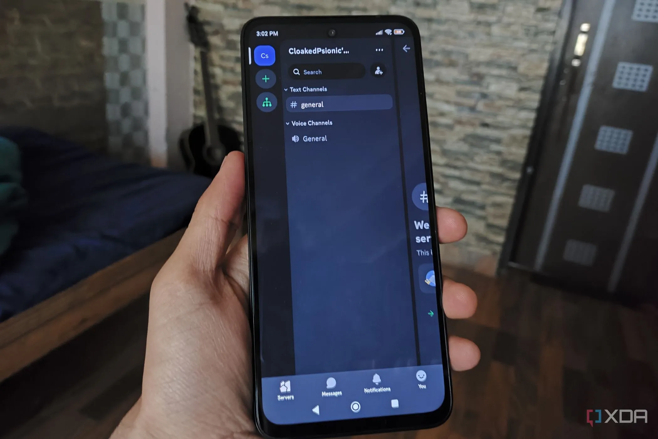 Ứng dụng Discord chạy trên điện thoại Poco M6 Pro