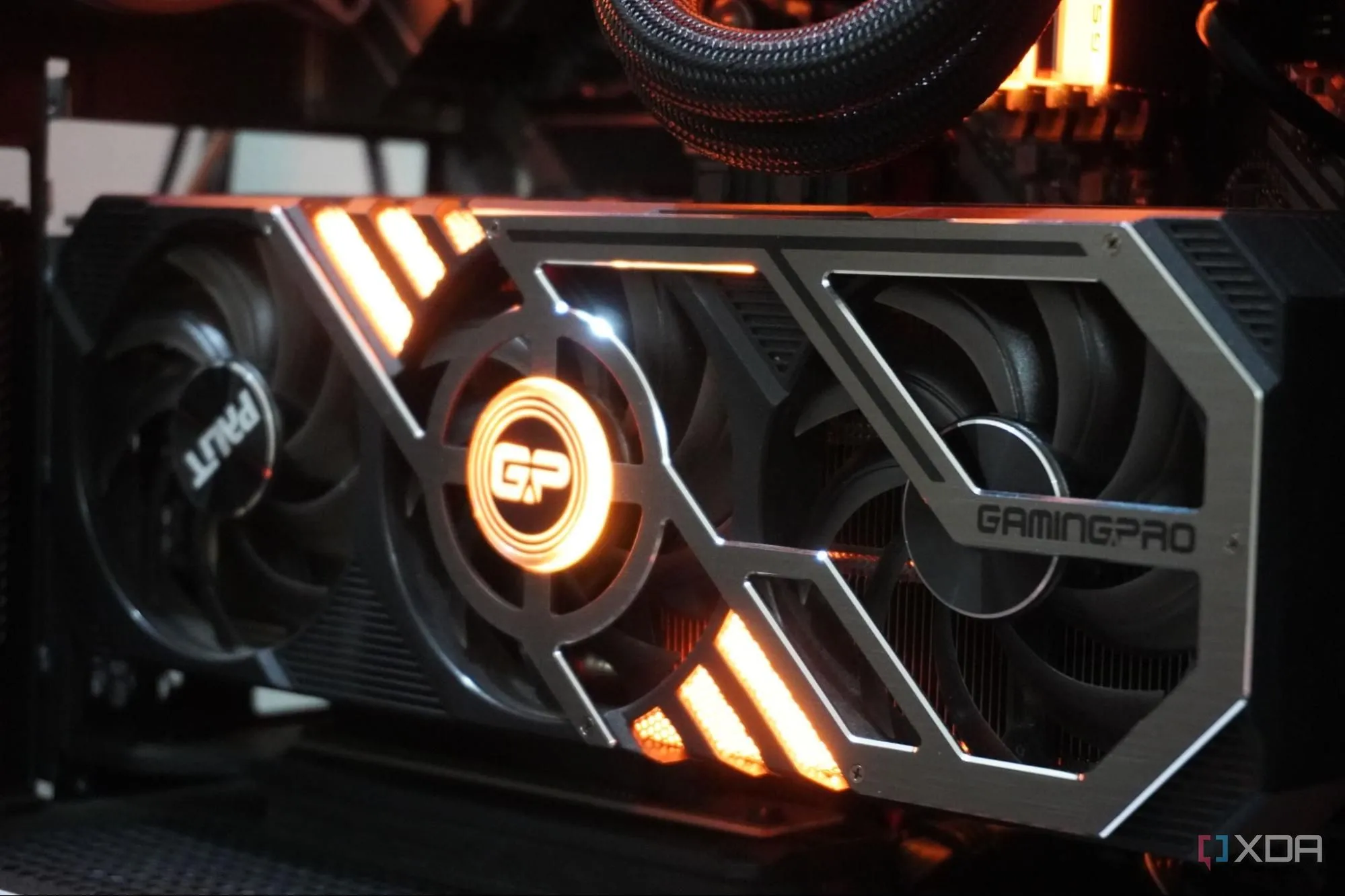 Vị trí GPU dựng đứng để cải thiện luồng khí trong các thùng máy tính, tối ưu hiệu suất trong bối cảnh hiệu năng GPU thế hệ mới hạn chế