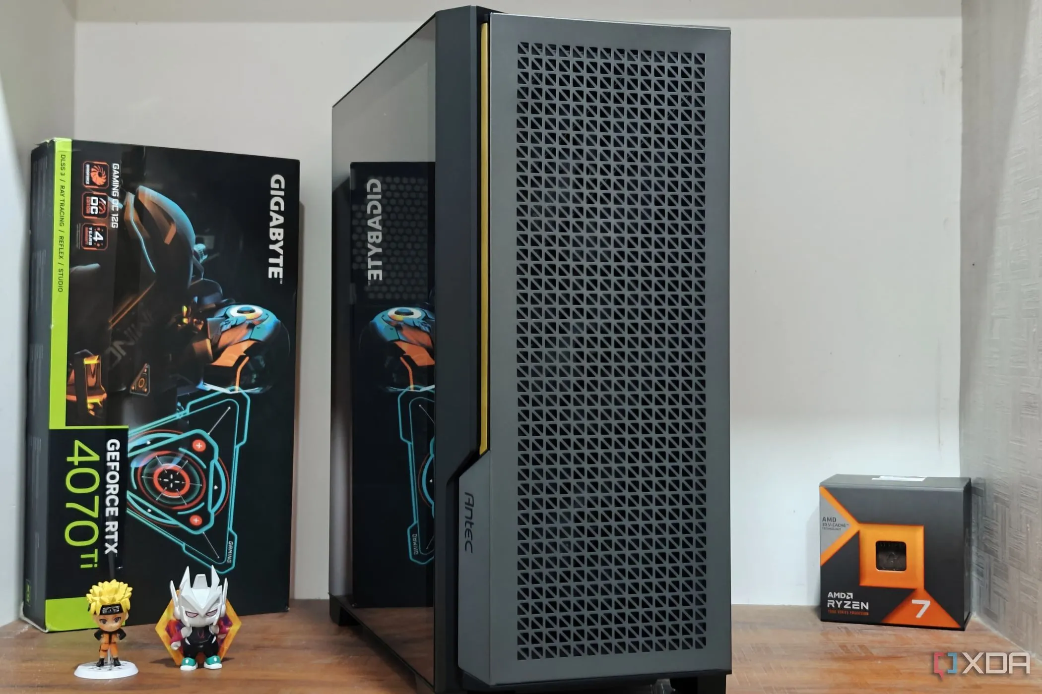 Vỏ case PC Antec P20C ARGB hiện đại cùng CPU và GPU, minh chứng cho sự tích hợp các tính năng thẩm mỹ và ánh sáng (ARGB) mà trước đây modder phải tự tạo.