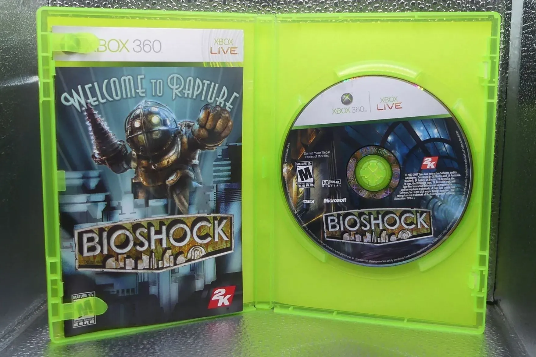 Vỏ hộp đĩa game BioShock cho Xbox 360, minh họa các tựa game kinh điển trên nền tảng console này sau bản cập nhật dashboard mới