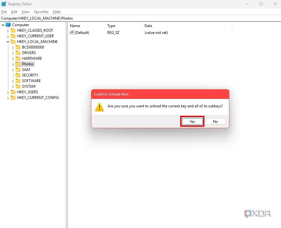 Xác nhận 'Yes' trong hộp thoại của Registry Editor để gỡ tải hive